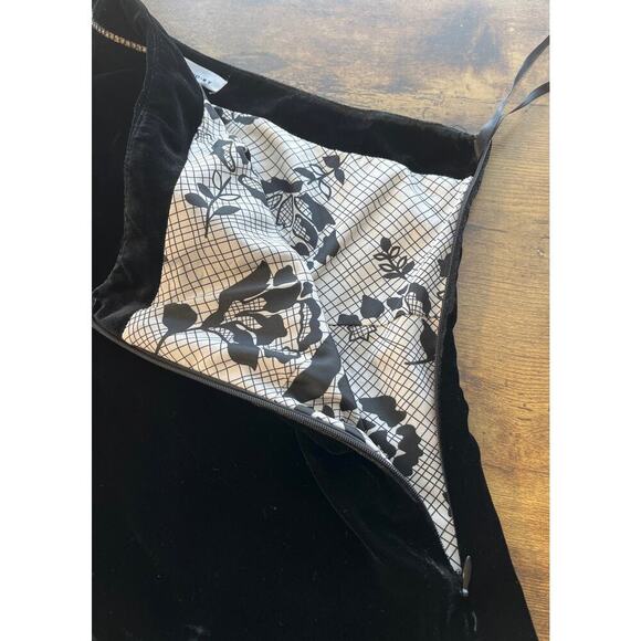 WD NY Womens 10 Black Blouse Velvet One Shoulder Whimsy Goth Stud Accent - Picture 4 of 9